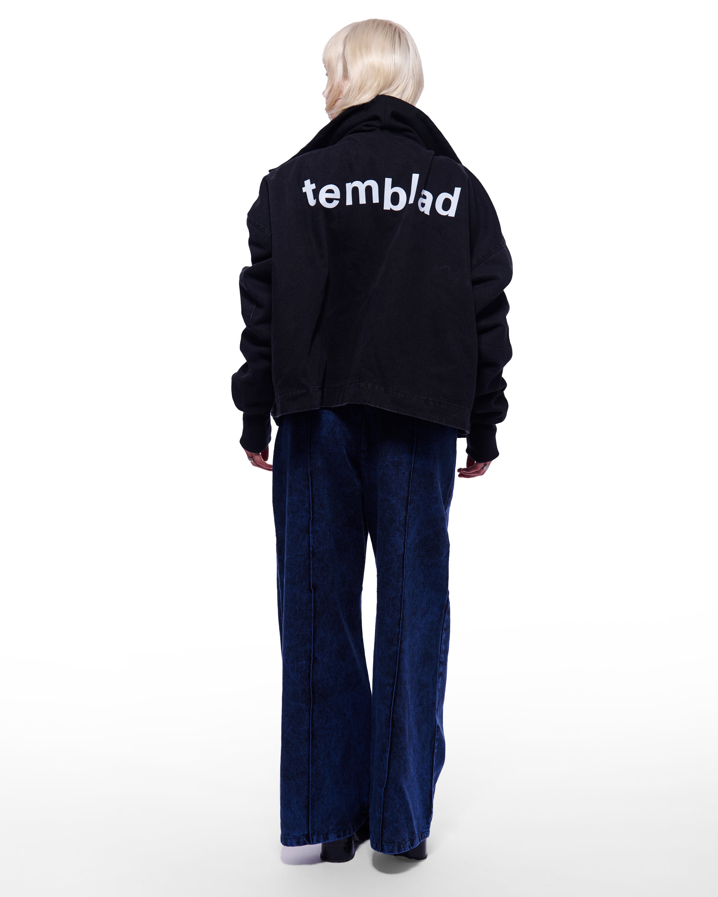 Bomber Pionera Zaina